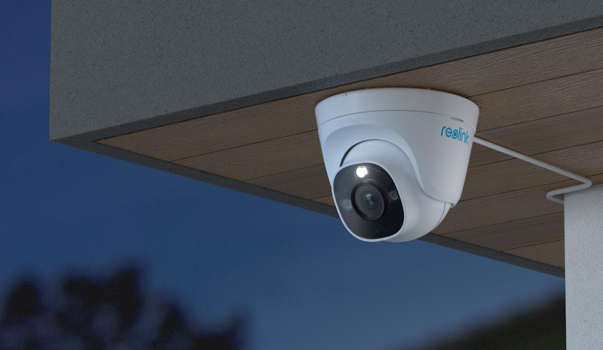 REOLINK P344 DOME IP safety camera inside \\u0026 Au�en 2880 1616 pixel room ceiling (REO-P344)