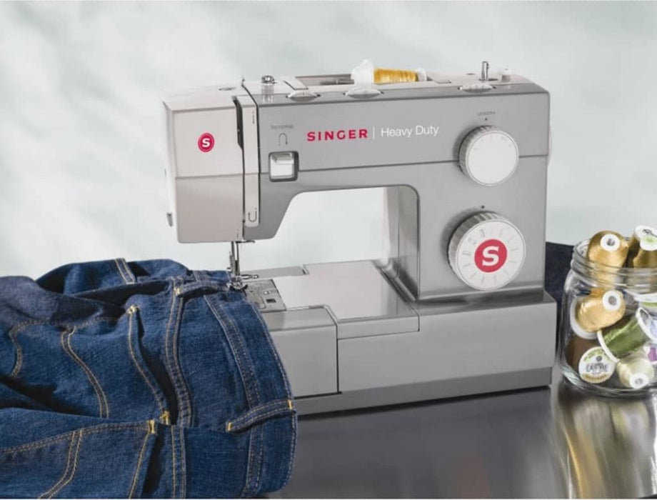 Singer sewing machine heavy duty 4411 105 W gray