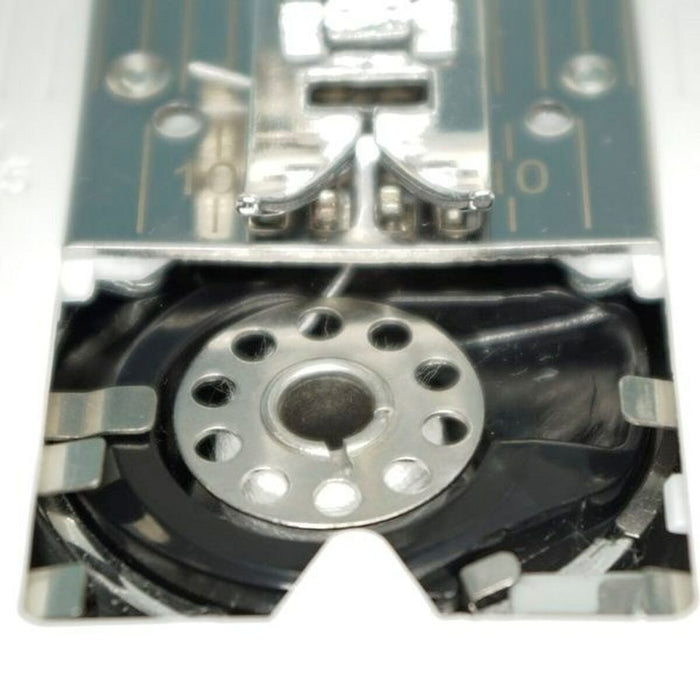 Łucznik Everyday automatic sewing machine electromechanical