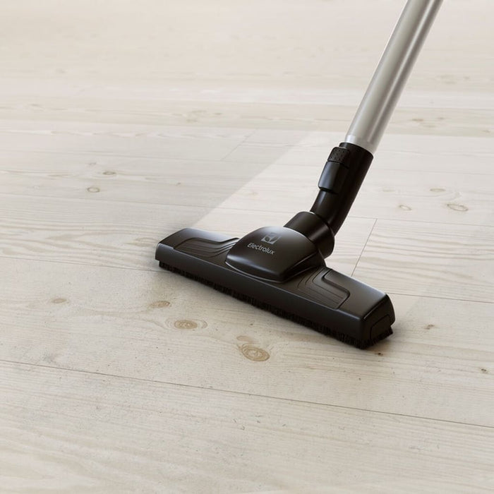 Electrolux PD82-4St. 600 W. cylinder vacuum. Dry. Dust bag. 3.5 l. Filterung
